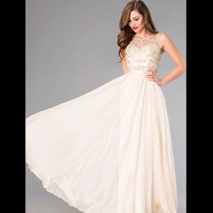 Promgirl champagne dress